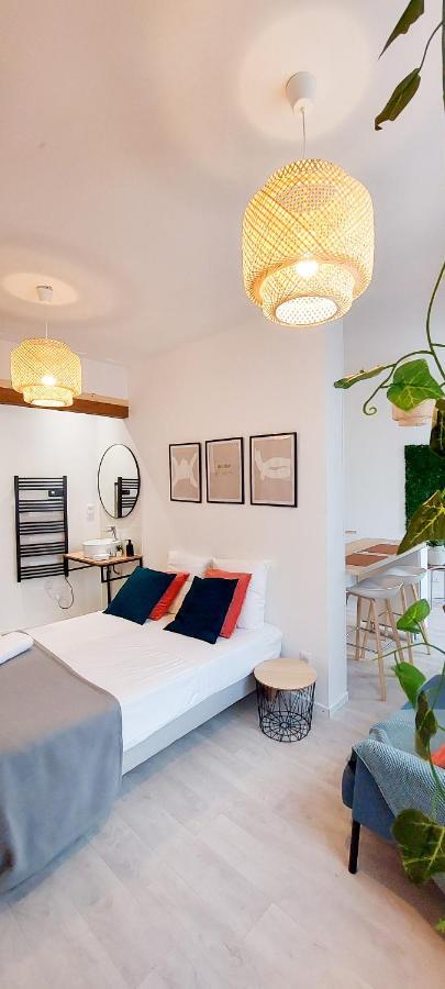 Artpink - Ideal Pros - Proche Commerces - Agathor Apartment Montlucon